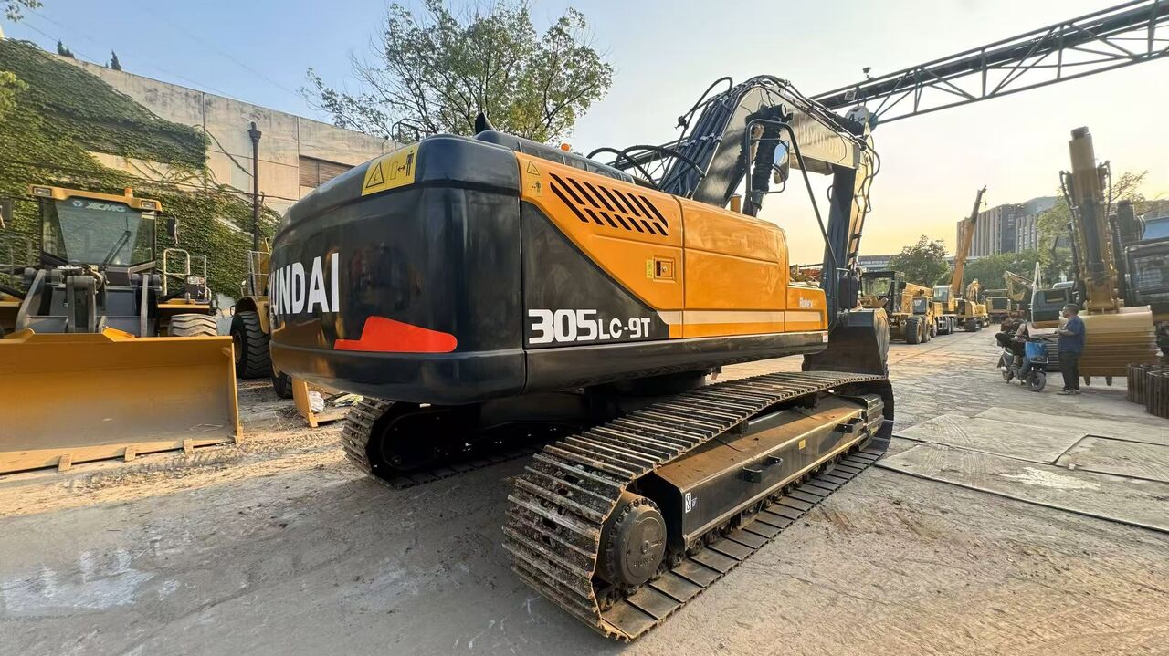 HYUNDAI R305 - Pelle sur chenille: photos 2 HYUNDAI R305 - Pelle sur chenille: photos 2