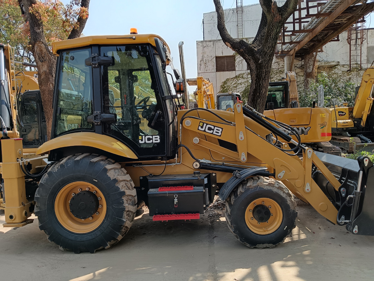 JCB 3CX - Tractopelle: photos 3 JCB 3CX - Tractopelle: photos 3
