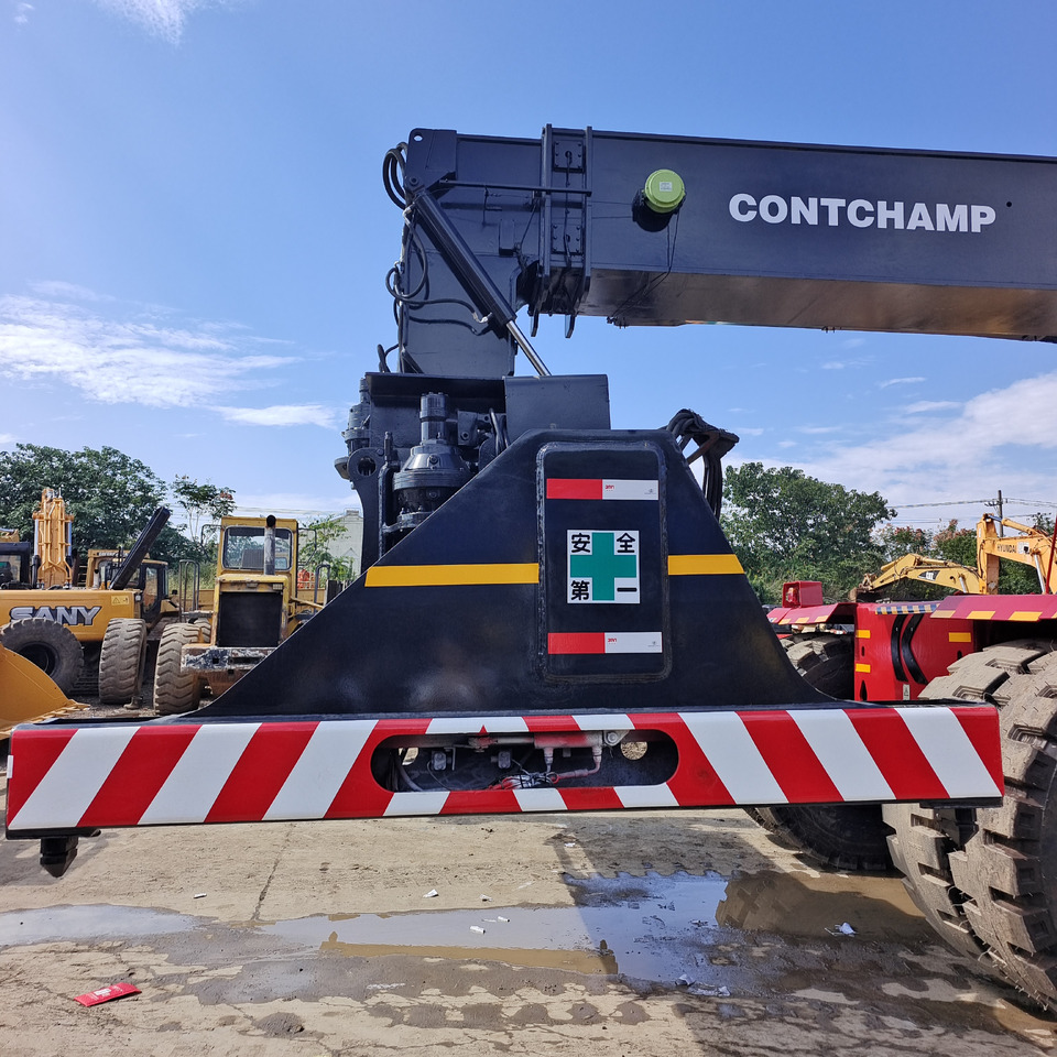 KALMAR DRF 450 - Reach stacker: photos 2 KALMAR DRF 450 - Reach stacker: photos 2
