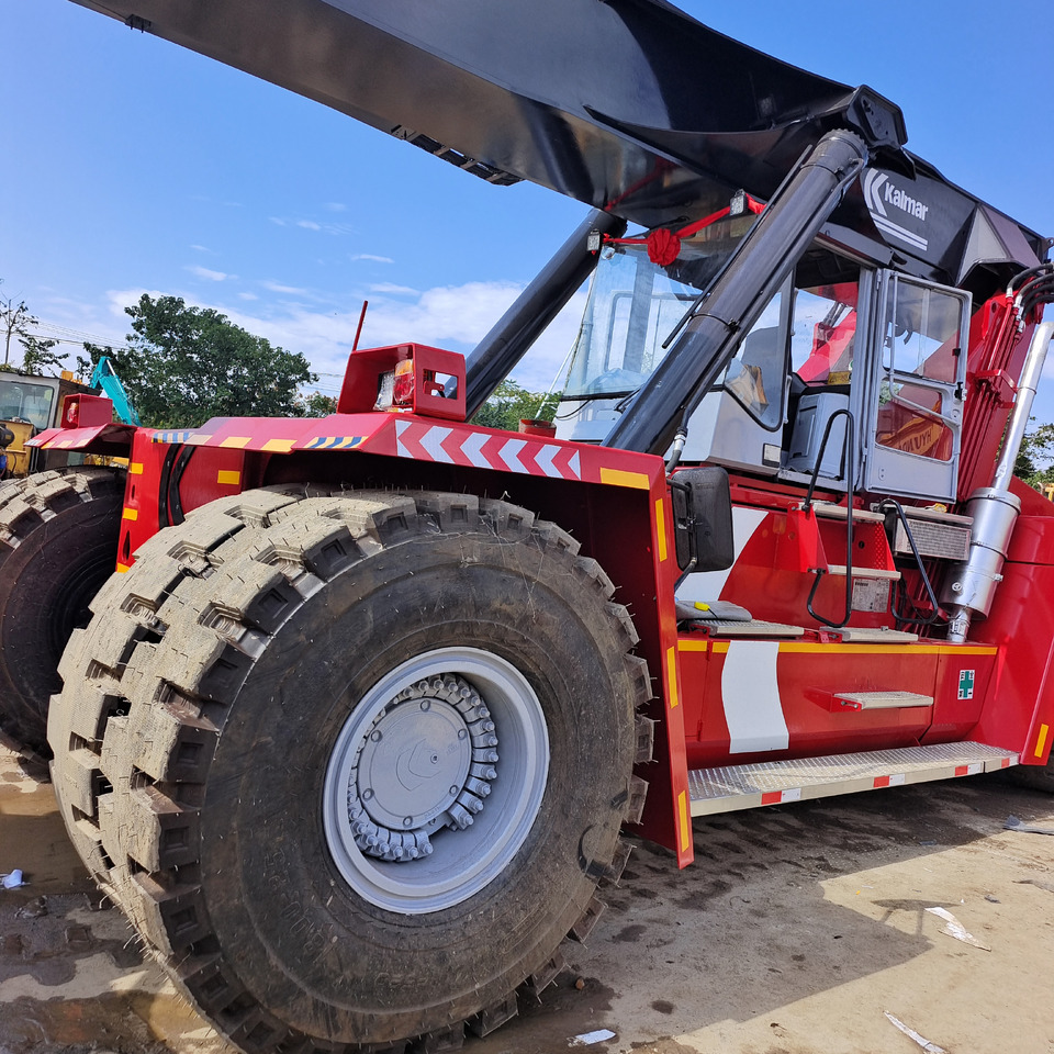 KALMAR DRF 450 - Reach stacker: photos 4 KALMAR DRF 450 - Reach stacker: photos 4