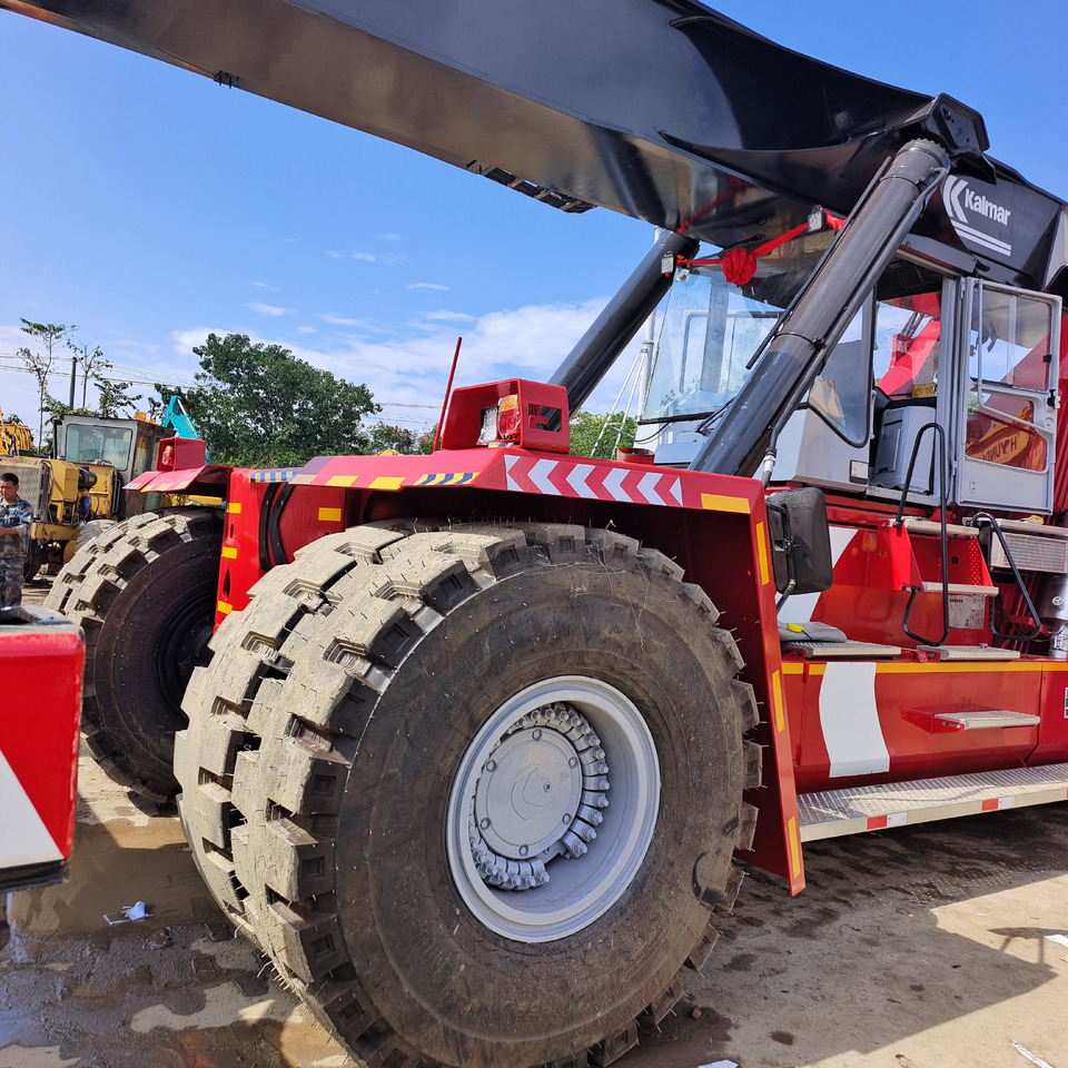 KALMAR DRF450 - Reach stacker: photos 4 KALMAR DRF450 - Reach stacker: photos 4