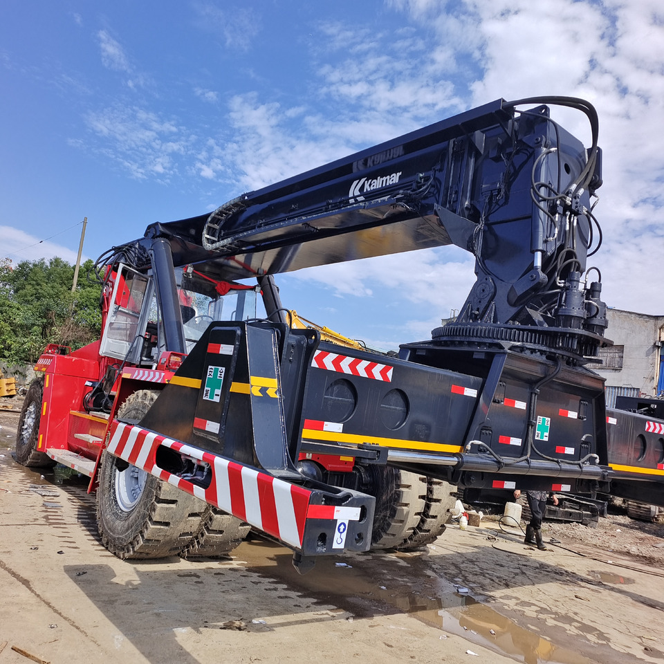 KALMAR DRF450 - Reach stacker: photos 4 KALMAR DRF450 - Reach stacker: photos 4