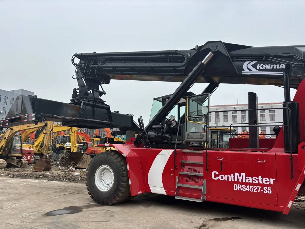 KALMAR DRS 4527 - S5 DRF450 DRT 450 45TON CONTAINER HANDLER - Reach stacker: photos 4 KALMAR DRS 4527 - S5 DRF450 DRT 450 45TON CONTAINER HANDLER - Reach stacker: photos 4