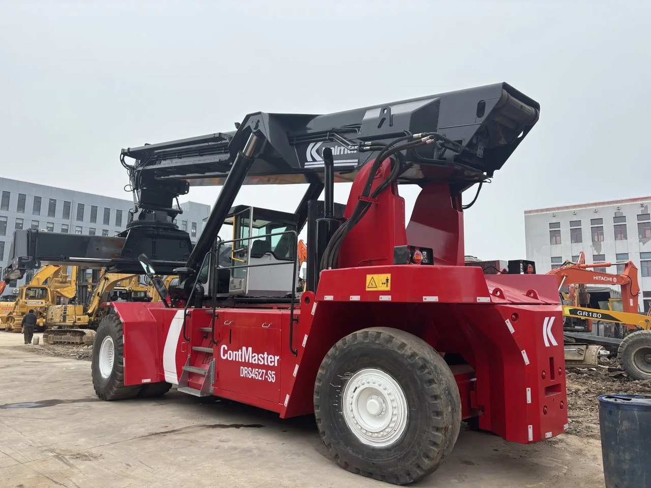 KALMAR DRS 4527 - S5 DRF450 DRT 450 45TON CONTAINER HANDLER - Reach stacker: photos 3 KALMAR DRS 4527 - S5 DRF450 DRT 450 45TON CONTAINER HANDLER - Reach stacker: photos 3