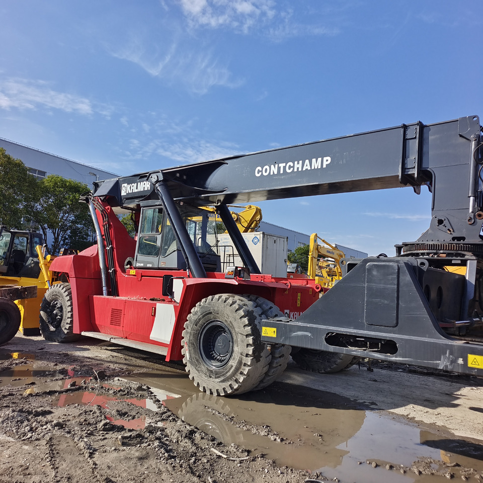 KALMAR DRT450 45 TON DRF 450 DRU450 DRD 450 - Reach stacker: photos 2 KALMAR DRT450 45 TON DRF 450 DRU450 DRD 450 - Reach stacker: photos 2