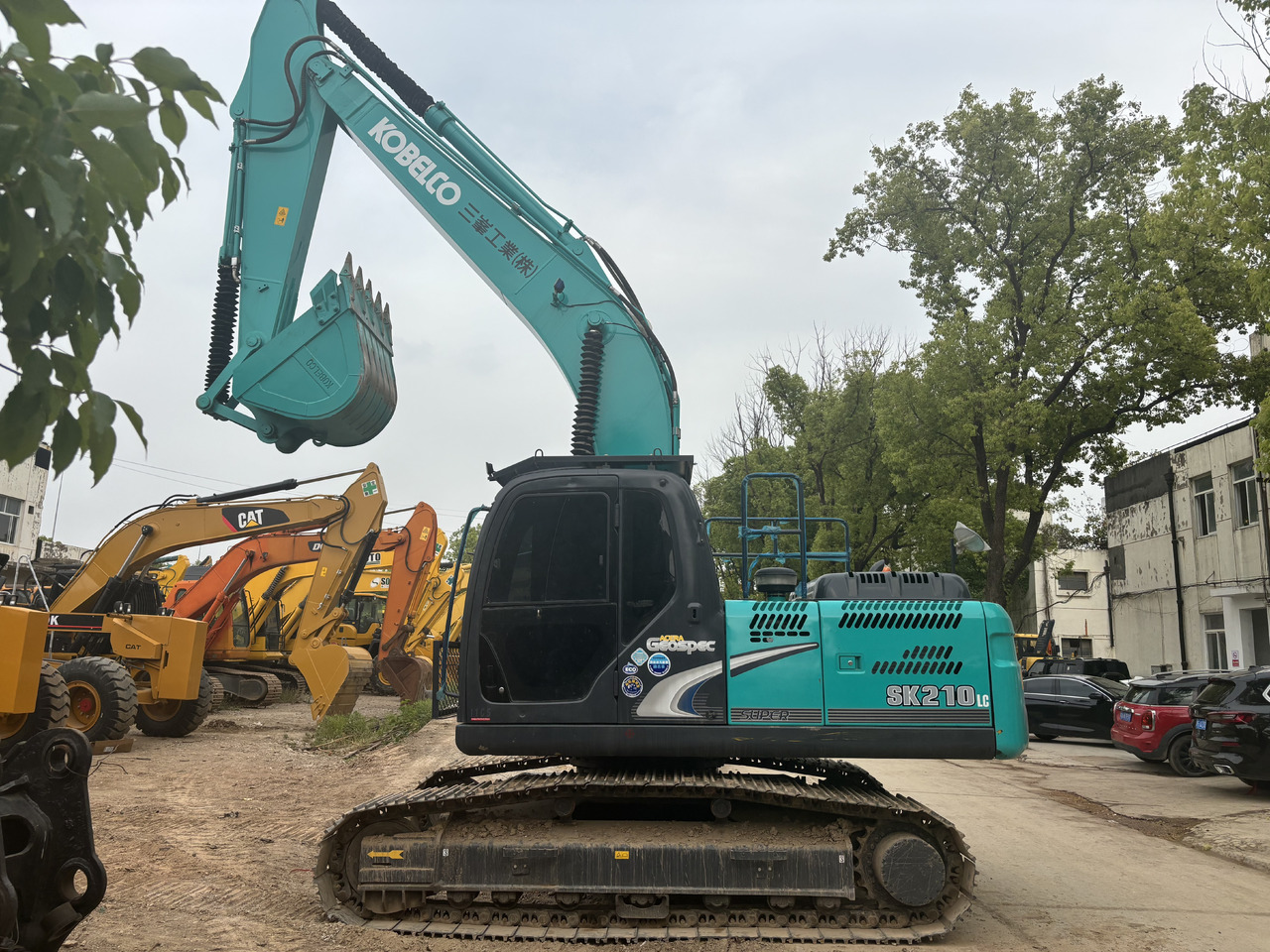 KOBELCO SK210LC SK 210 LC - Pelle sur chenille: photos 2 KOBELCO SK210LC SK 210 LC - Pelle sur chenille: photos 2