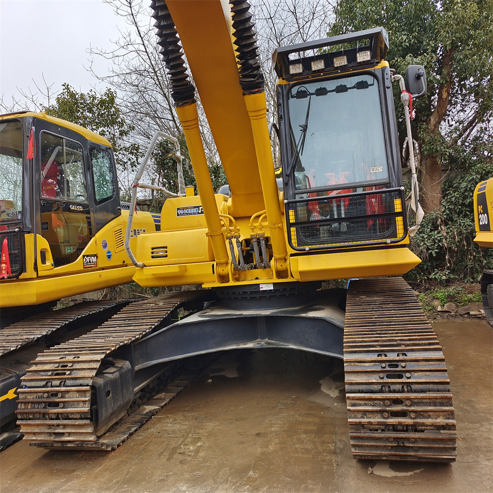KOMATSU PC 210 LC - 8 - Pelle sur chenille: photos 3 KOMATSU PC 210 LC - 8 - Pelle sur chenille: photos 3