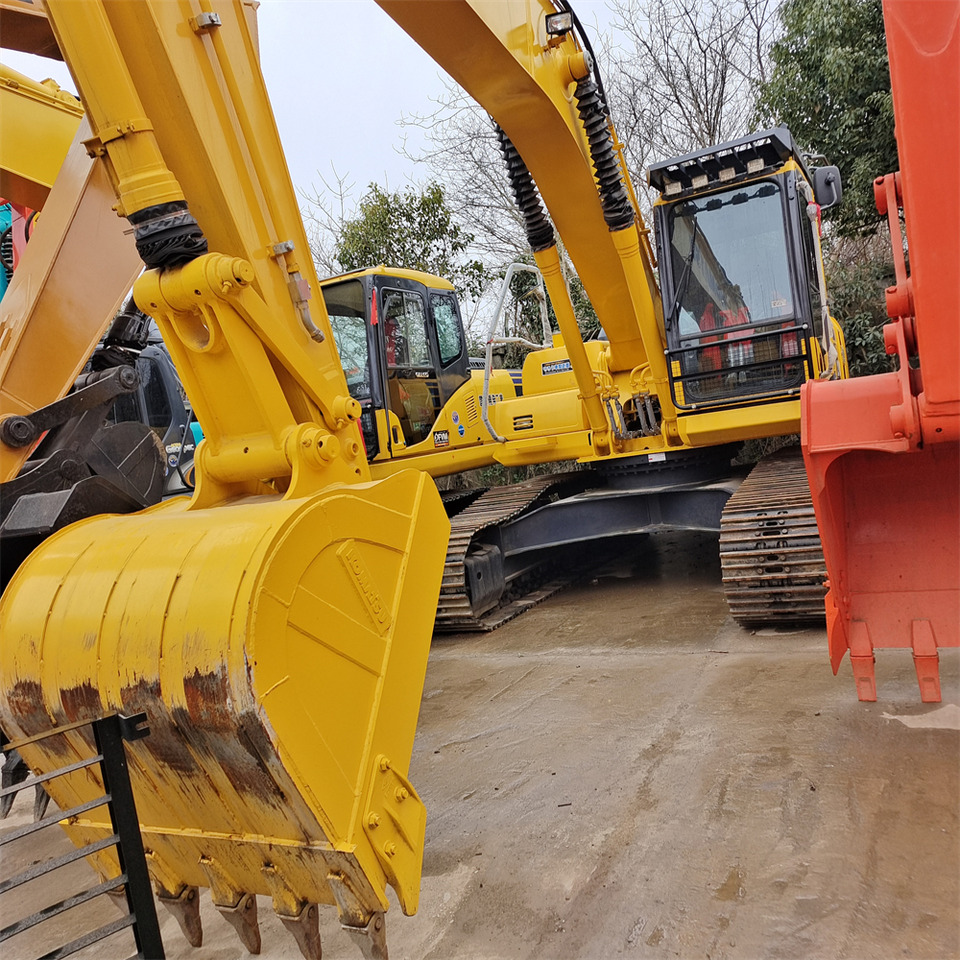 KOMATSU PC 210 LC - 8 - Pelle sur chenille: photos 2 KOMATSU PC 210 LC - 8 - Pelle sur chenille: photos 2