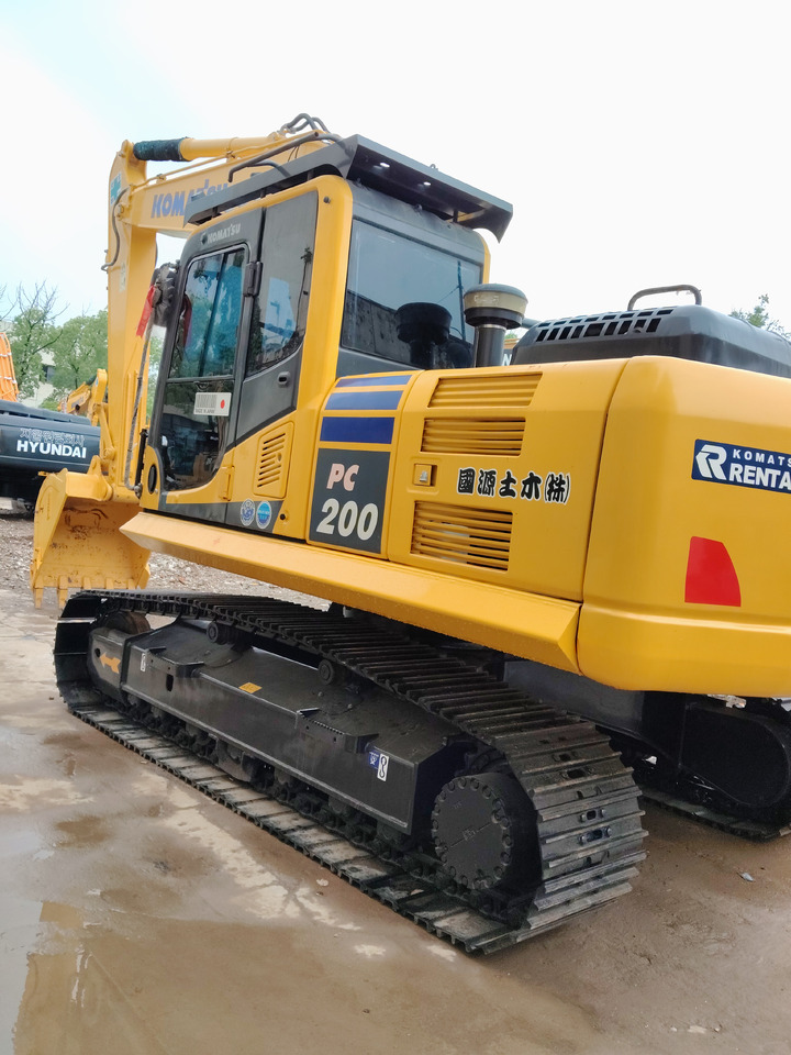 KOMATSU PC200-8 - Pelle sur chenille: photos 4 KOMATSU PC200-8 - Pelle sur chenille: photos 4