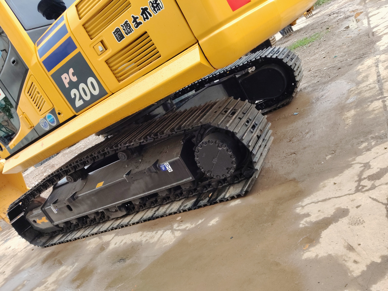 KOMATSU PC200-8 - Pelle sur chenille: photos 3 KOMATSU PC200-8 - Pelle sur chenille: photos 3