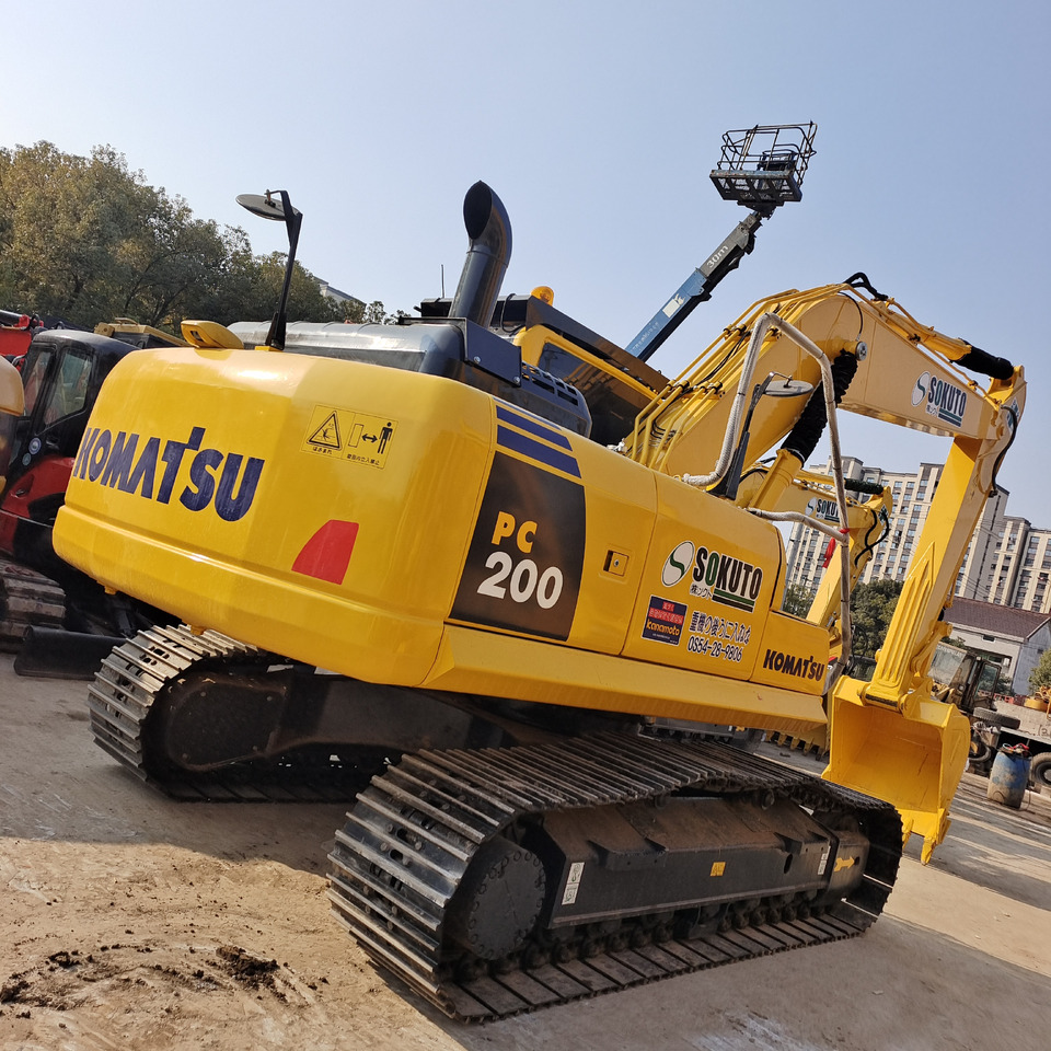 KOMATSU PC200-8N1 - Pelle sur chenille: photos 2 KOMATSU PC200-8N1 - Pelle sur chenille: photos 2