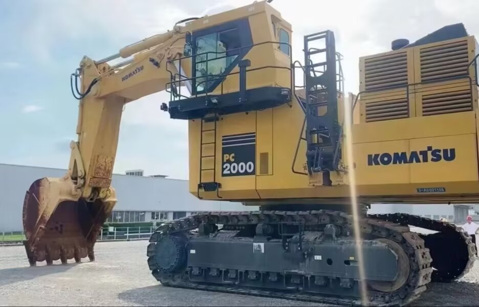 KOMATSU PC2000 200 TON MINING CRAWLER EXCAVATOR DIGGER - Machine d'exploitation minière: photos 1 KOMATSU PC2000 200 TON MINING CRAWLER EXCAVATOR DIGGER - Machine d'exploitation minière: photos 1