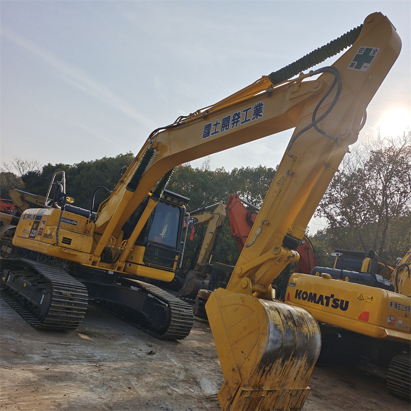 KOMATSU PC220-8N1 PC 220 - Pelle sur chenille: photos 4 KOMATSU PC220-8N1 PC 220 - Pelle sur chenille: photos 4