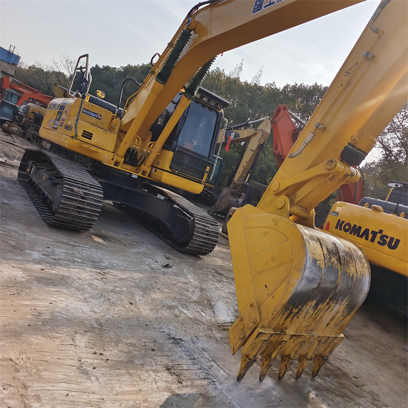 KOMATSU PC220-8N1 PC 220 - Pelle sur chenille: photos 5 KOMATSU PC220-8N1 PC 220 - Pelle sur chenille: photos 5