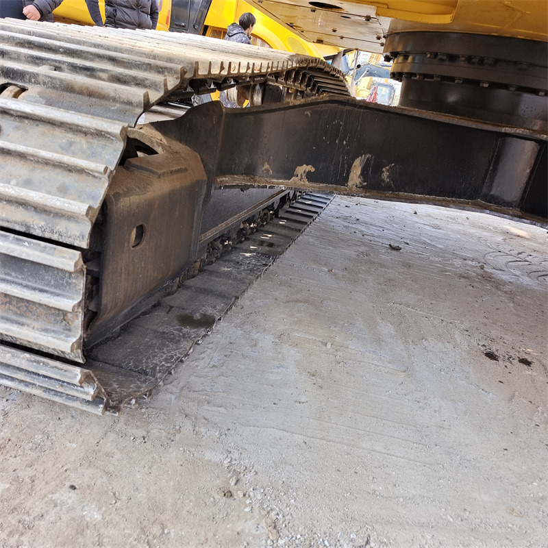 KOMATSU PC220-8N1 PC220 - Pelle sur chenille: photos 3 KOMATSU PC220-8N1 PC220 - Pelle sur chenille: photos 3