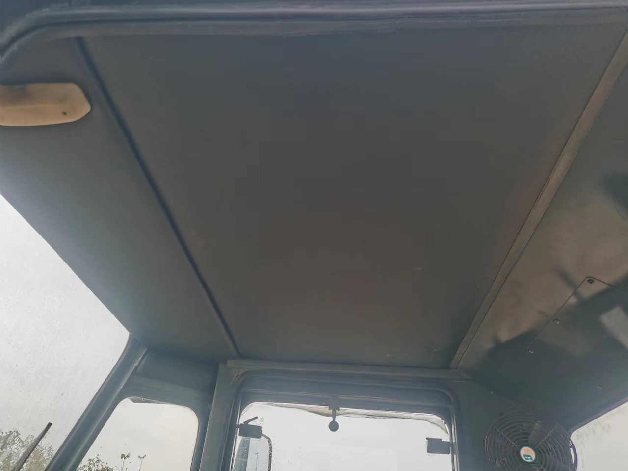 KOMATSU WA380 - Chargeuse sur pneus: photos 4 KOMATSU WA380 - Chargeuse sur pneus: photos 4