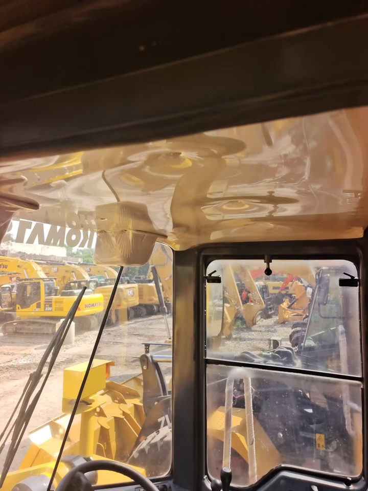 KOMATSU WA470 - Chargeuse sur pneus: photos 5 KOMATSU WA470 - Chargeuse sur pneus: photos 5