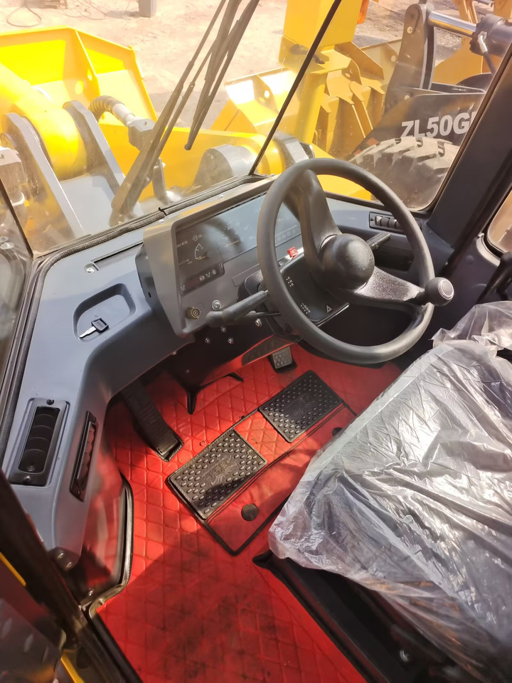 KOMATSU WA470 - Chargeuse sur pneus: photos 4 KOMATSU WA470 - Chargeuse sur pneus: photos 4