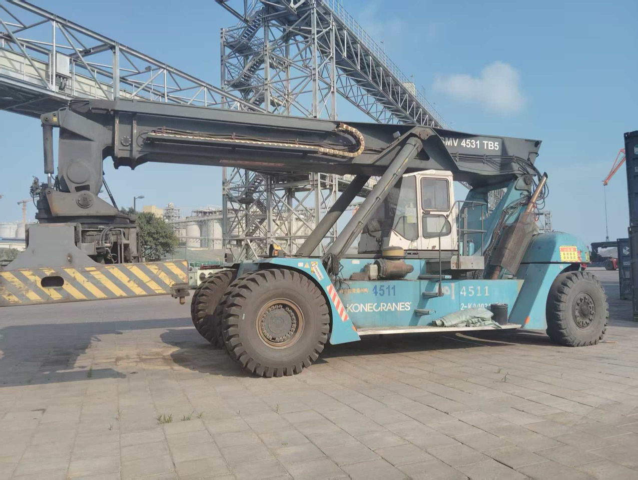 KONECRANES SMV 4531 TB5 - Reach stacker: photos 4 KONECRANES SMV 4531 TB5 - Reach stacker: photos 4