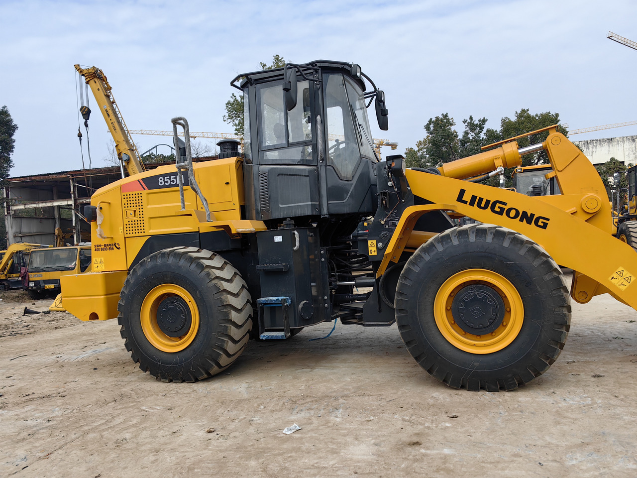LIUGONG 855N - Chargeuse sur pneus: photos 3 LIUGONG 855N - Chargeuse sur pneus: photos 3