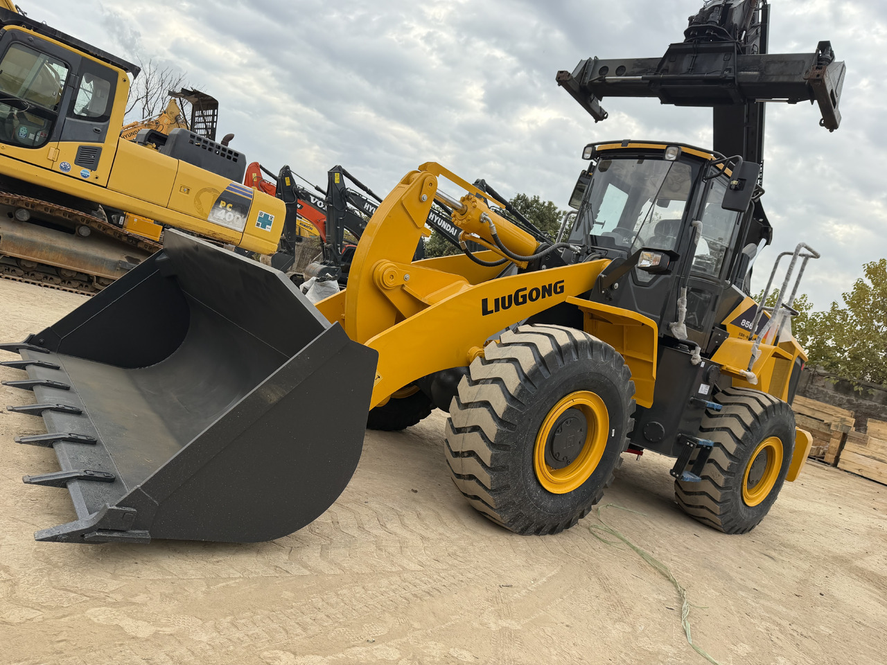 LIUGONG 856H - Chargeuse sur pneus: photos 5 LIUGONG 856H - Chargeuse sur pneus: photos 5