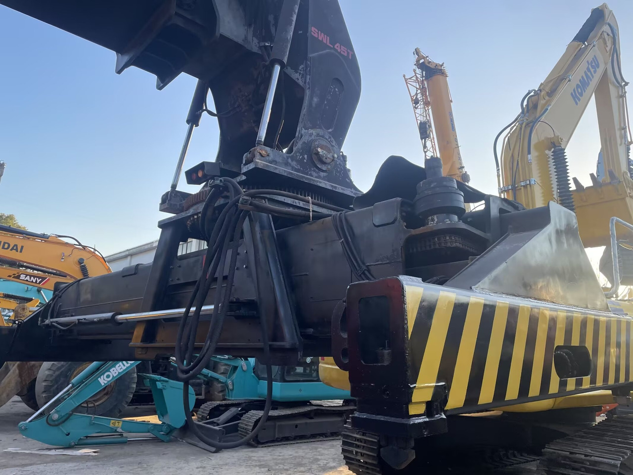 SANY SRSC 45C30 - Reach stacker: photos 3 SANY SRSC 45C30 - Reach stacker: photos 3