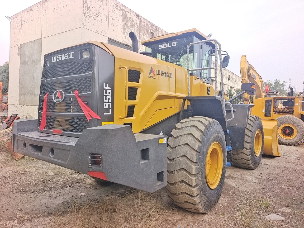 SDLG 956F - Chargeuse sur pneus: photos 1 SDLG 956F - Chargeuse sur pneus: photos 1