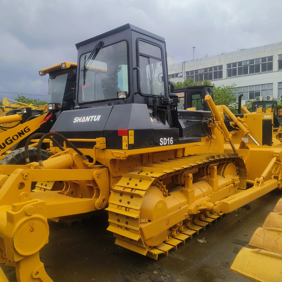 SHANTUI SD16 WITH RIPPER - Bulldozer: photos 1 SHANTUI SD16 WITH RIPPER - Bulldozer: photos 1