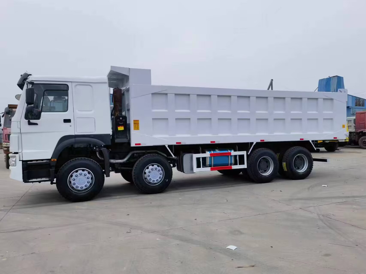 SINOTRUK 371 375 380 400 420 HP 8*4 6*4 - Camion benne: photos 1 SINOTRUK 371 375 380 400 420 HP 8*4 6*4 - Camion benne: photos 1