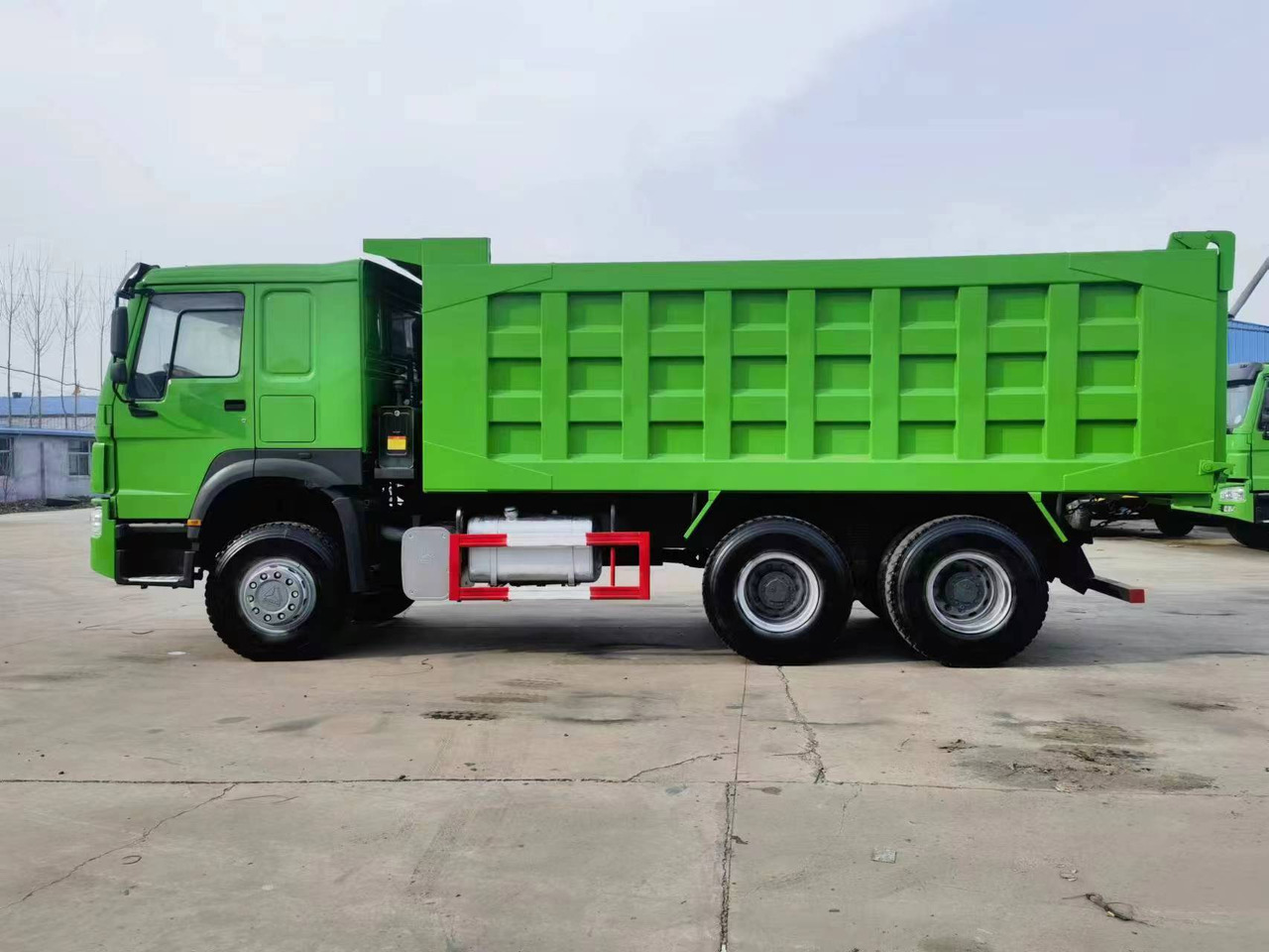 SINOTRUK HOWO 371 375 380 400 420 460 HP DUMP TRUCK - Camion benne: photos 1 SINOTRUK HOWO 371 375 380 400 420 460 HP DUMP TRUCK - Camion benne: photos 1