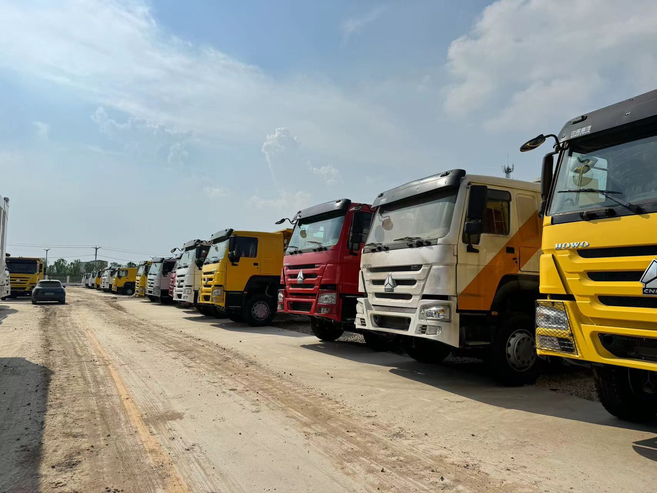SINOTRUK HOWO 371 DUMP TRUCK 6*4 375 380 400 420 HP - Camion benne: photos 1 SINOTRUK HOWO 371 DUMP TRUCK 6*4 375 380 400 420 HP - Camion benne: photos 1