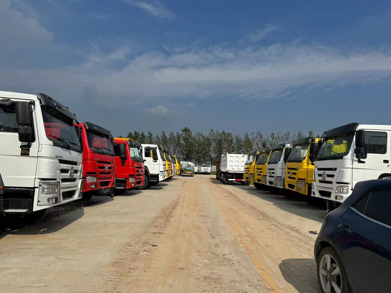 SINOTRUK HOWO 371 DUMP TRUCK 6*4 375 380 400 420 HP - Camion benne: photos 3 SINOTRUK HOWO 371 DUMP TRUCK 6*4 375 380 400 420 HP - Camion benne: photos 3