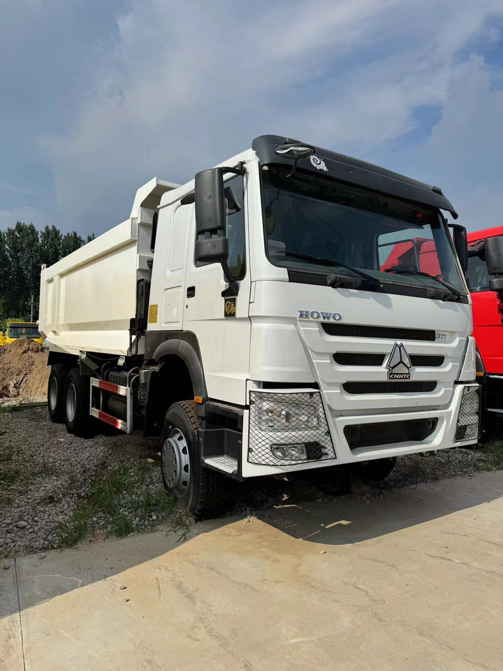 SINOTRUK HOWO DUMP TRUCK - Camion benne: photos 4 SINOTRUK HOWO DUMP TRUCK - Camion benne: photos 4