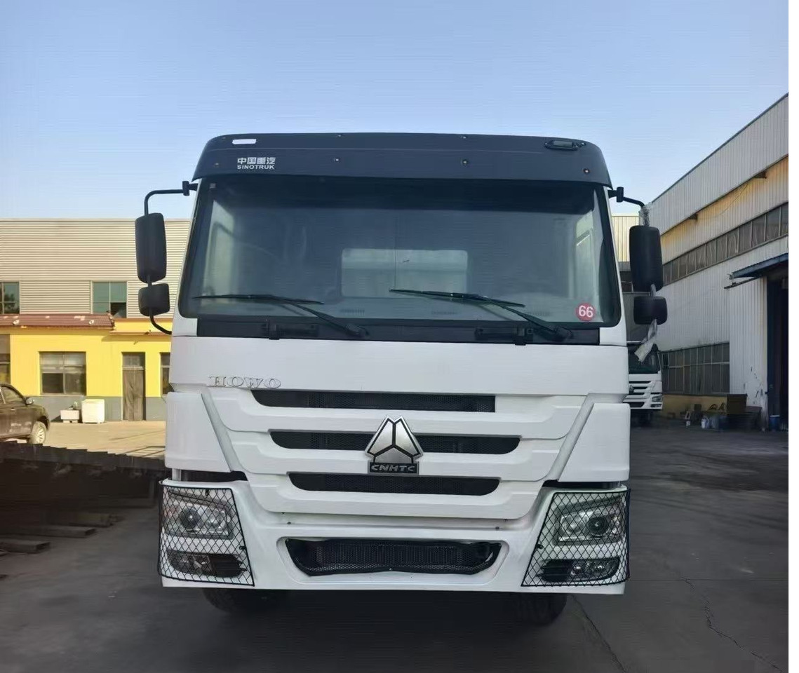SINOTRUK HOWO DUMP TRUCK WITH FENCE 8*4 - Camion benne: photos 5 SINOTRUK HOWO DUMP TRUCK WITH FENCE 8*4 - Camion benne: photos 5
