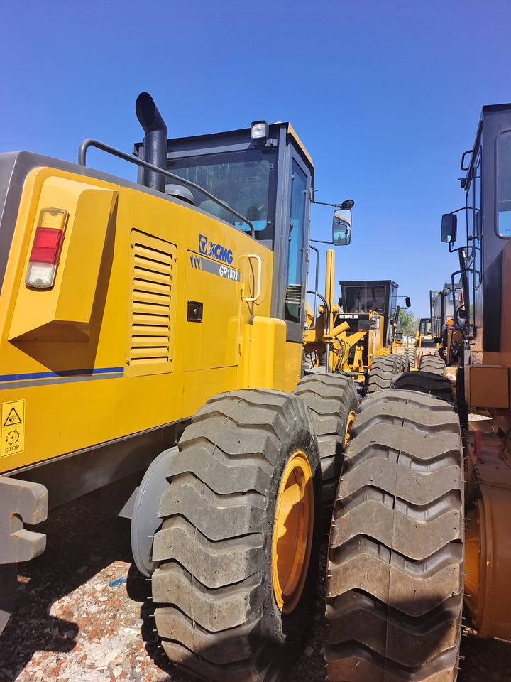 XCMG GR1803 WITH RIPPER - Niveleuse: photos 5 XCMG GR1803 WITH RIPPER - Niveleuse: photos 5