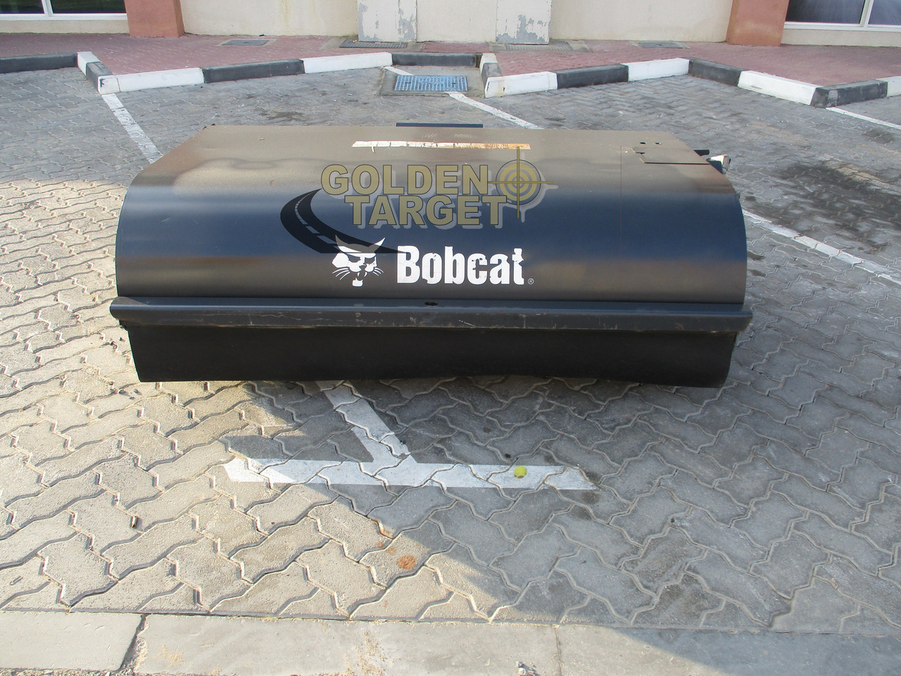 BOBCAT 72 Sweeper - Brosse pour Mini chargeuse: photos 3 BOBCAT 72 Sweeper - Brosse pour Mini chargeuse: photos 3