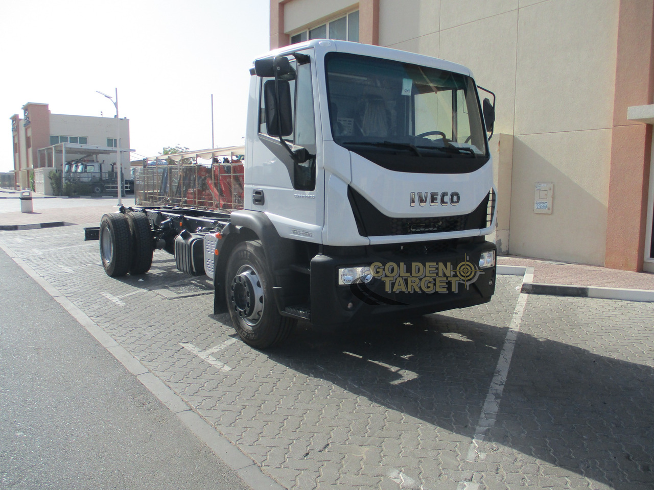 IVECO EUROCARGO 180E28 4x2 Chassis - Châssis cabine: photos 1 IVECO EUROCARGO 180E28 4x2 Chassis - Châssis cabine: photos 1