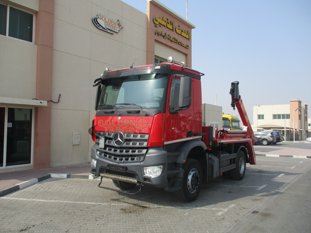 MERCEDES-BENZ Arocs 1832 4x2 Skip Loader - Camion multibenne: photos 1 MERCEDES-BENZ Arocs 1832 4x2 Skip Loader - Camion multibenne: photos 1