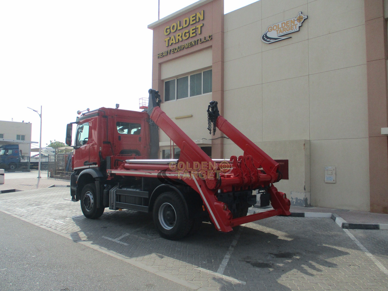 MERCEDES-BENZ Arocs 1832 4x2 Skip Loader - Camion multibenne: photos 3 MERCEDES-BENZ Arocs 1832 4x2 Skip Loader - Camion multibenne: photos 3