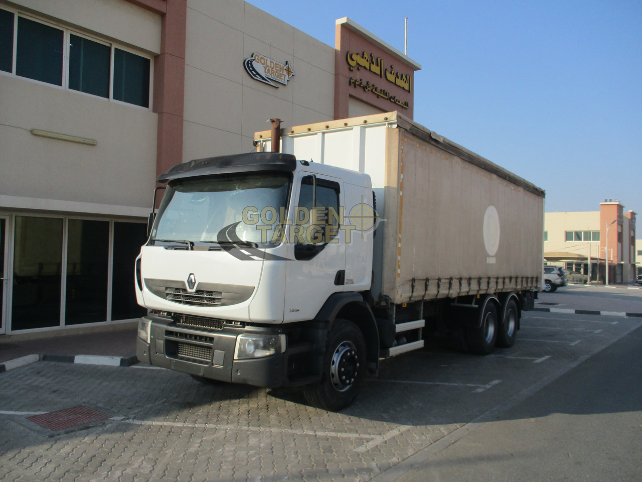 Renault KERAX 380 Curtainsider Truck - Camion à rideaux coulissants: photos 2 Renault KERAX 380 Curtainsider Truck - Camion à rideaux coulissants: photos 2