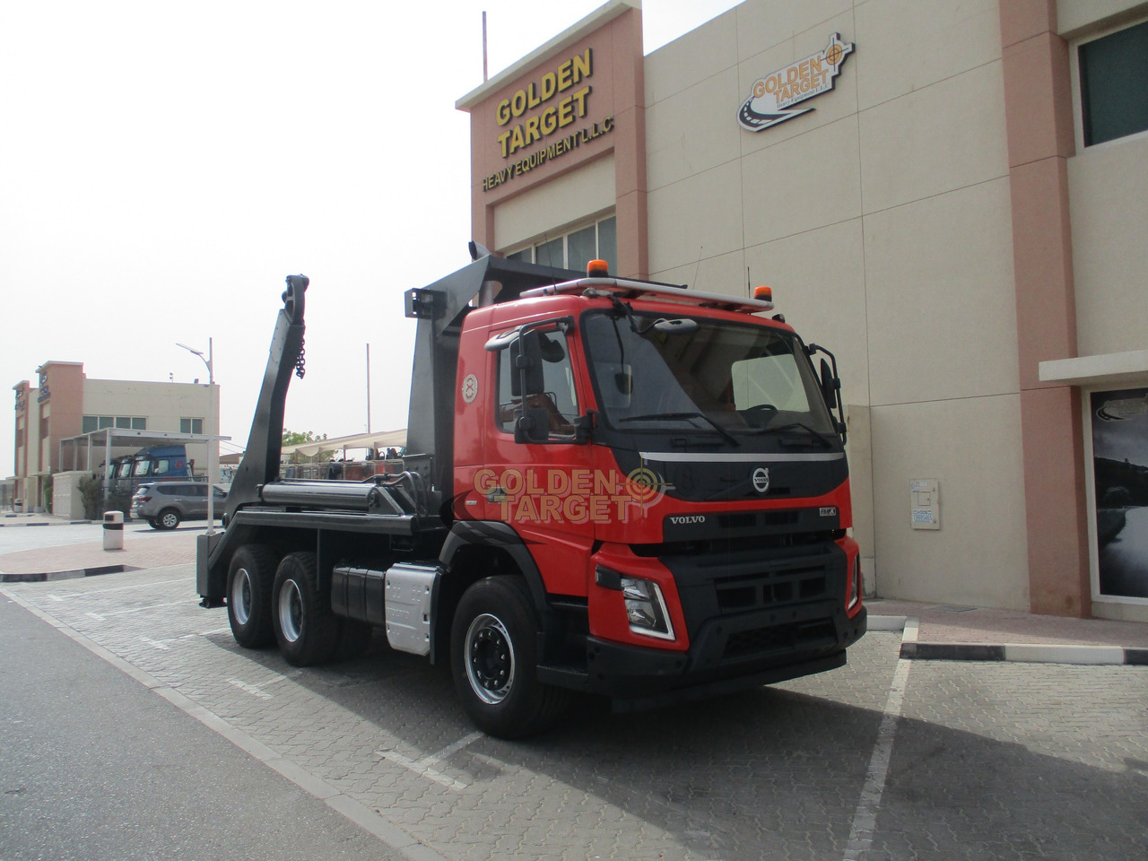 VOLVO FMX330 6x4 Skip Loader - Camion multibenne: photos 1 VOLVO FMX330 6x4 Skip Loader - Camion multibenne: photos 1