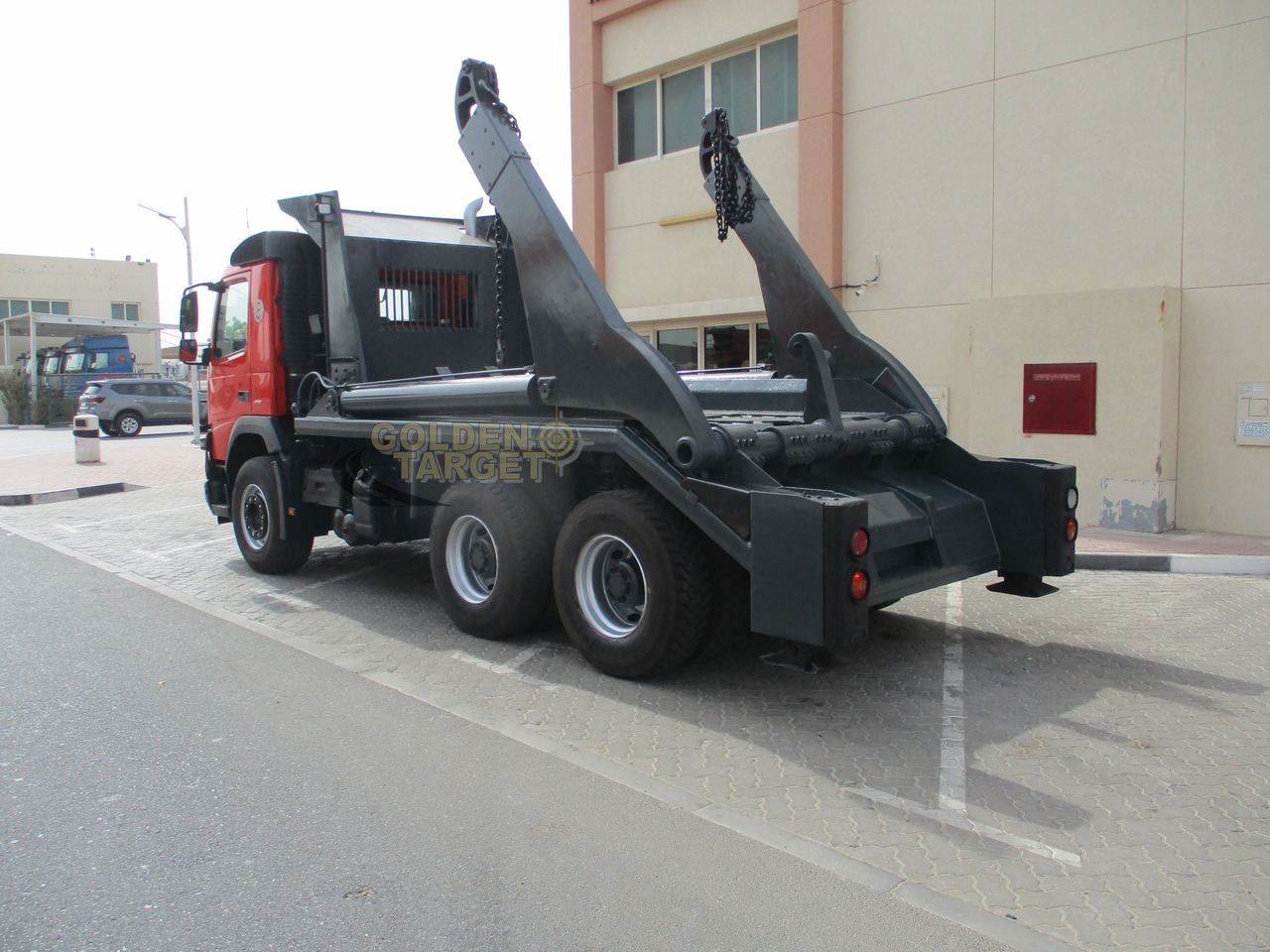 VOLVO FMX330 6x4 Skip Loader - Camion multibenne: photos 4 VOLVO FMX330 6x4 Skip Loader - Camion multibenne: photos 4