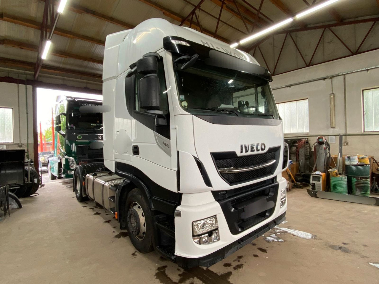 Iveco Stralis 460 Hi-Way 4x2Tractor -Tipper hydraulic - Tracteur routier: photos 2 Iveco Stralis 460 Hi-Way 4x2Tractor -Tipper hydraulic - Tracteur routier: photos 2
