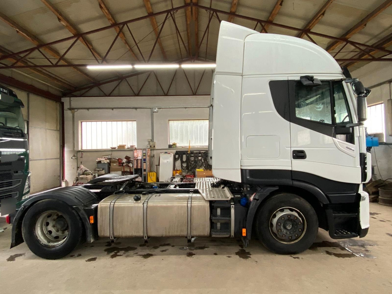 Iveco Stralis 460 Hi-Way 4x2Tractor -Tipper hydraulic - Tracteur routier: photos 4 Iveco Stralis 460 Hi-Way 4x2Tractor -Tipper hydraulic - Tracteur routier: photos 4