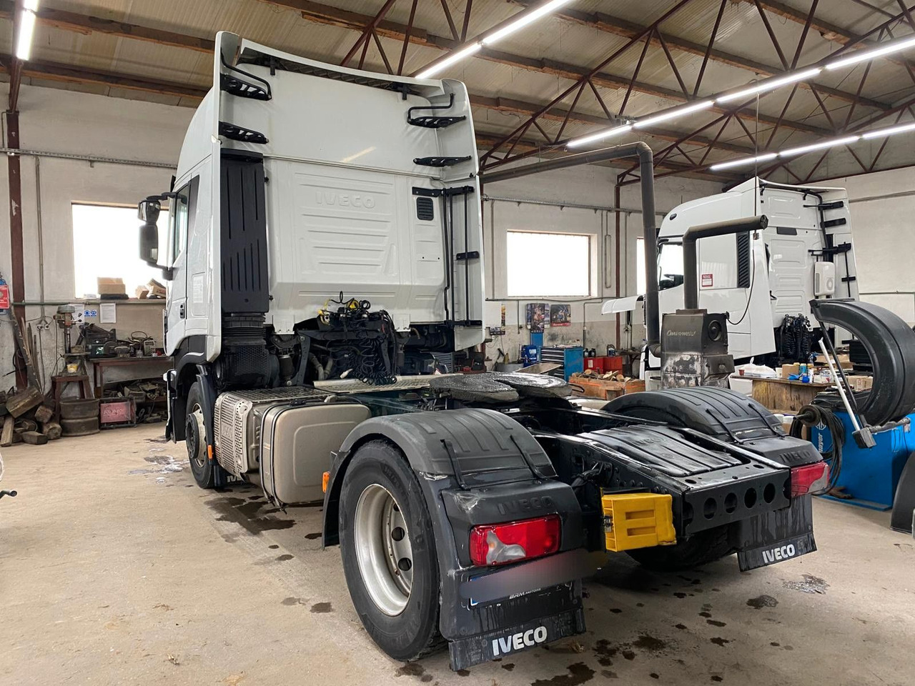 Iveco Stralis 460 Hi-Way 4x2Tractor -Tipper hydraulic - Tracteur routier: photos 5 Iveco Stralis 460 Hi-Way 4x2Tractor -Tipper hydraulic - Tracteur routier: photos 5