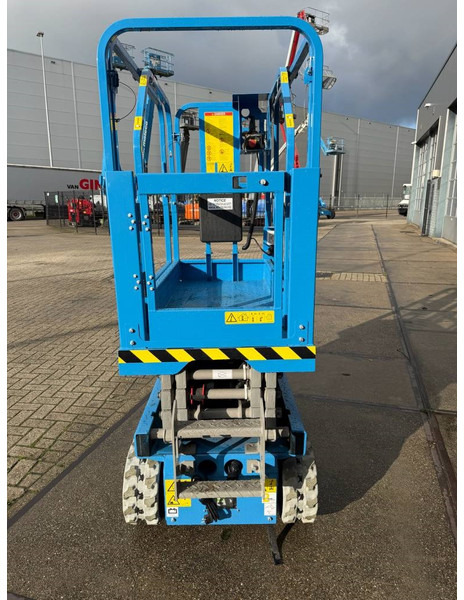 Fronteq FS0507T - Nacelle ciseaux: photos 3 Fronteq FS0507T - Nacelle ciseaux: photos 3