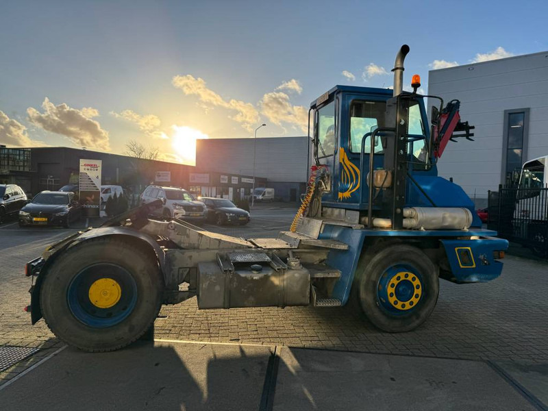 Terberg YT 180 - Tracteur portuaire: photos 5 Terberg YT 180 - Tracteur portuaire: photos 5