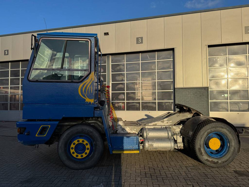 Terberg YT 180 - Tracteur portuaire: photos 1 Terberg YT 180 - Tracteur portuaire: photos 1