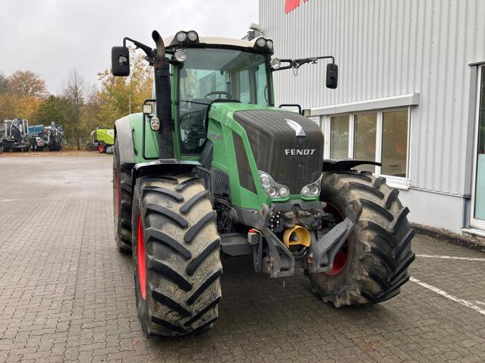 Fendt 824 Vario ProfiPlus - Tracteur agricole: photos 1 Fendt 824 Vario ProfiPlus - Tracteur agricole: photos 1