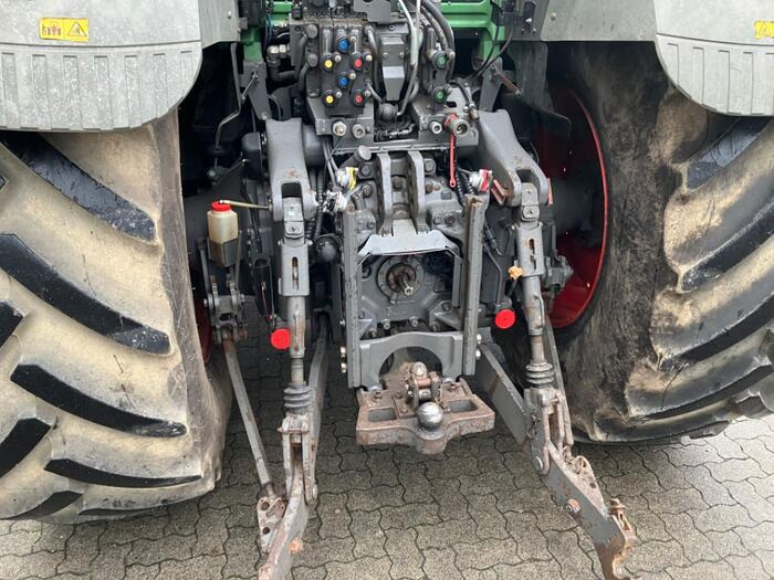 Fendt 824 Vario ProfiPlus - Tracteur agricole: photos 5 Fendt 824 Vario ProfiPlus - Tracteur agricole: photos 5